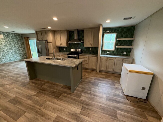 Building Photo - 1101 Old Dixie Hwy N