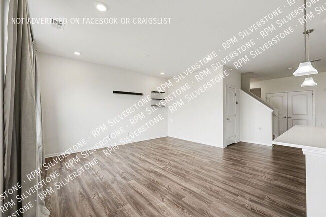 Building Photo - 8727 Pioneer St