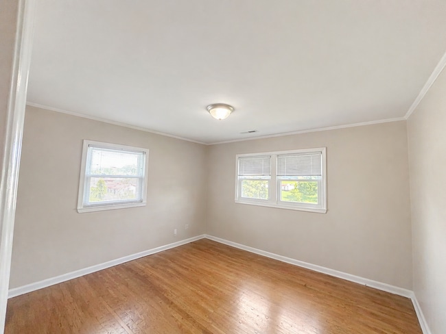 Building Photo - 705 Depot St NE