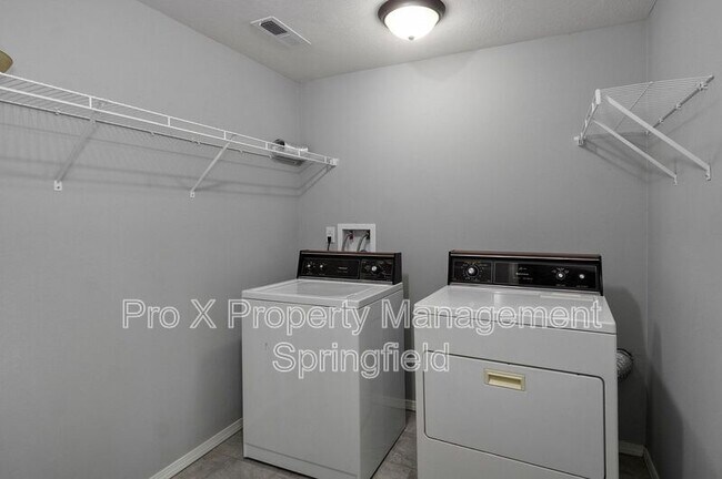 Building Photo - 1503 E Fairwind