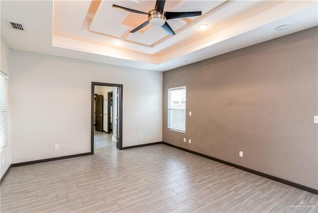 Building Photo - 10 N 38th St