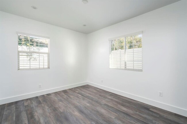 Building Photo - Beautifully remodeled 2 bedroom home