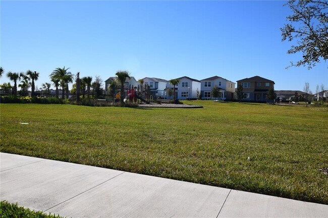 Building Photo - 5048 Holm Oak Dr