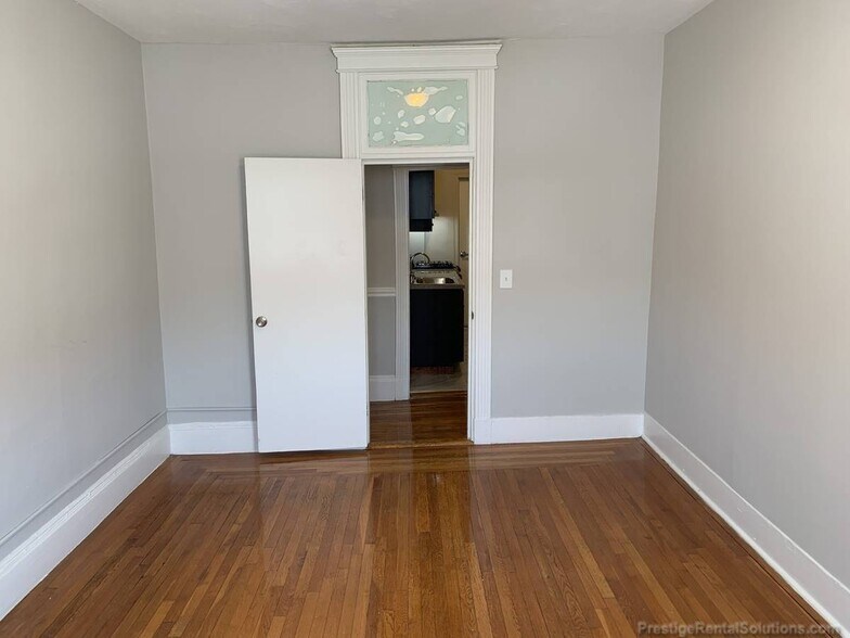 Primary Photo - 15 Royce Rd