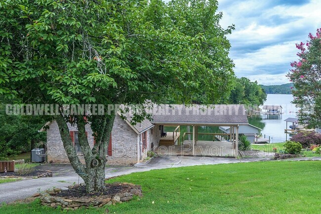 Building Photo - 165 Lakeshore Ct