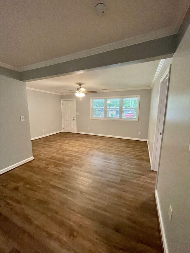 Building Photo - For Rent – Beautifully Renovated 3 Bedroom, 2 Bathroom Home