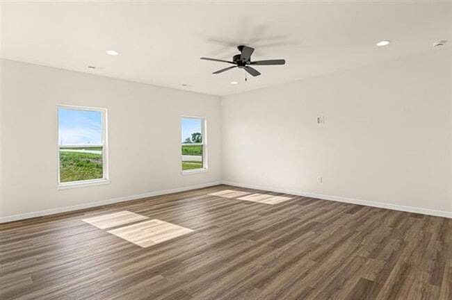 Building Photo - New Two Story Townhome!
