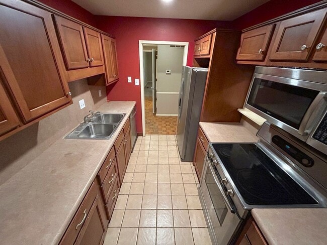 Building Photo - 5735 Barfield Cir