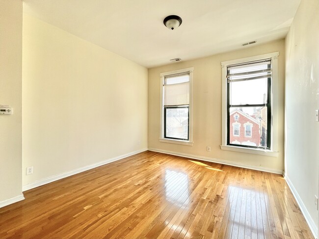 Building Photo - 1629 S Throop St