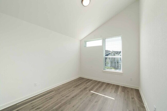 Building Photo - 5160 N A.W. Grimes Blvd