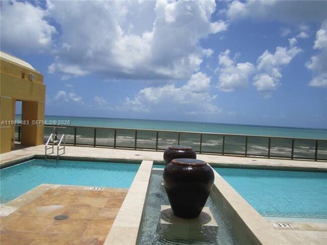 Building Photo - 16275 Collins Ave