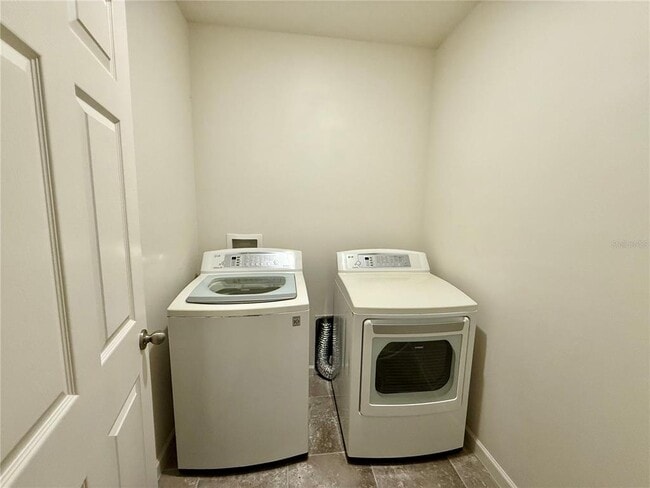 Building Photo - 135 Sorrento Dr