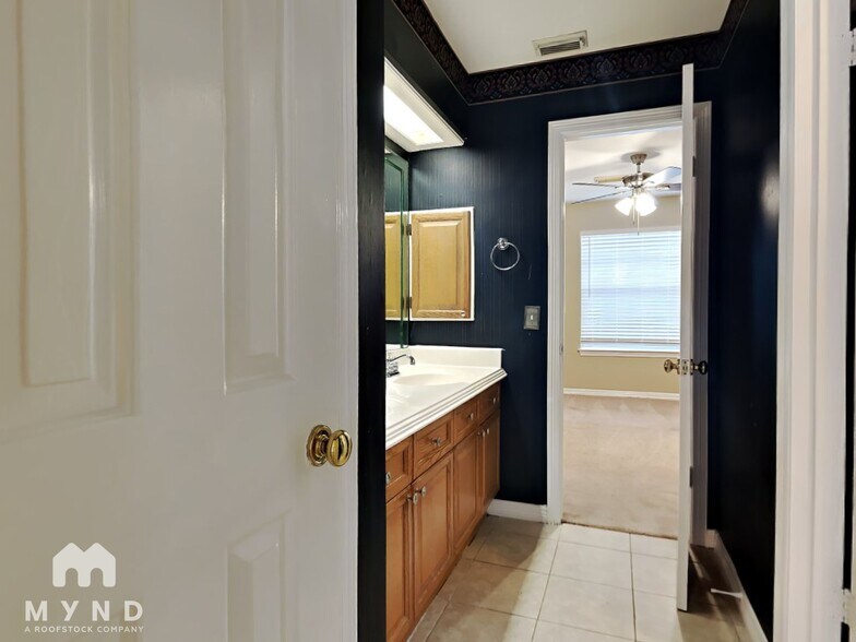 Building Photo - 19026 Owen Oak Dr