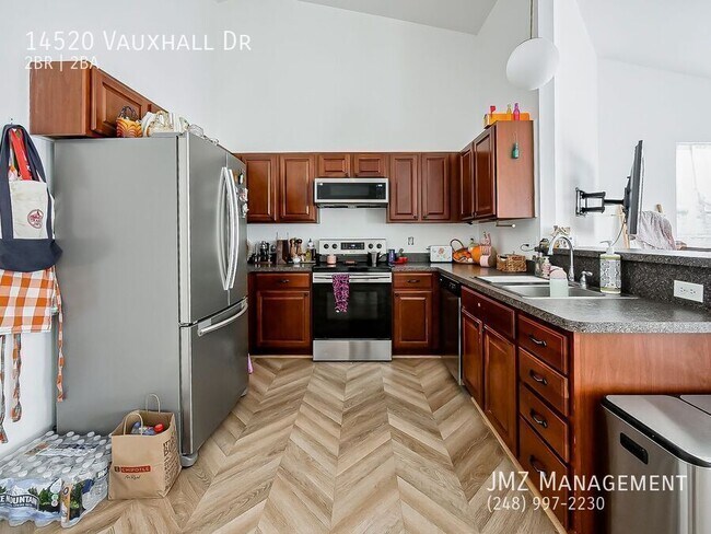 Building Photo - 14520 Vauxhall Dr