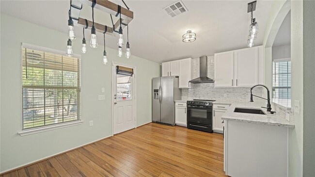 Building Photo - 5825 Nelson Oaks Dr