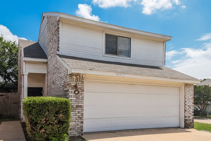 Building Photo - 402 Dawn Dr