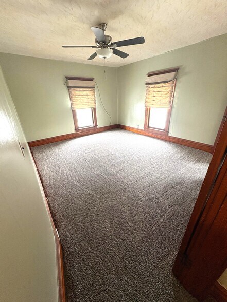 Building Photo - 530 Cherry St