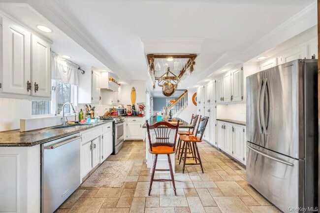 Building Photo - 807 Union Ave