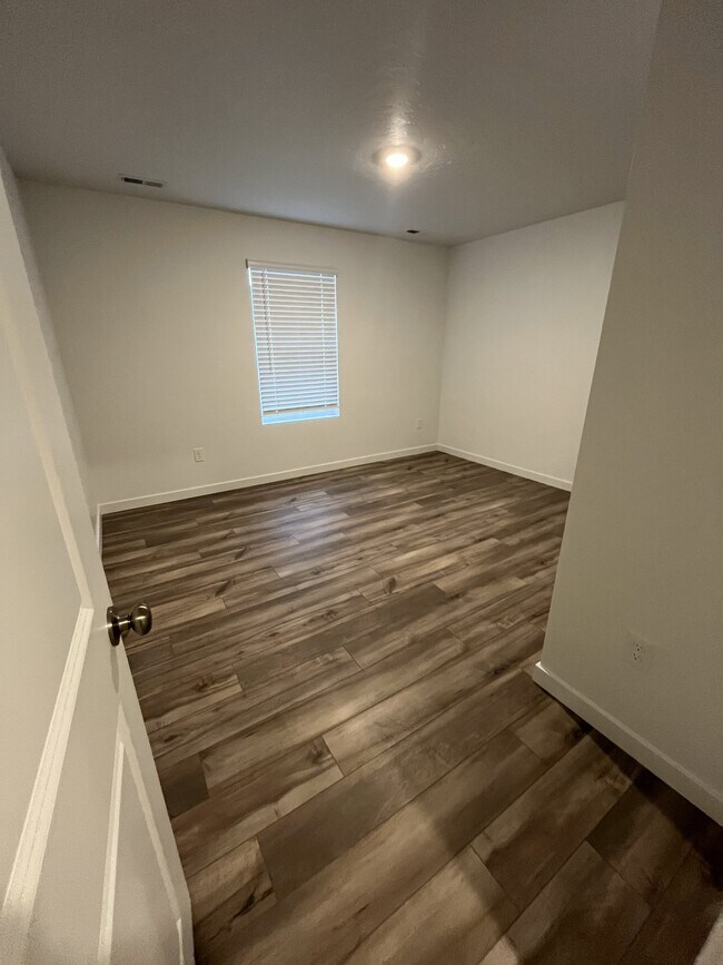 Building Photo - 307 Avalena Ave