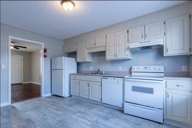 Building Photo - Set the Tone At Tonyota Court!