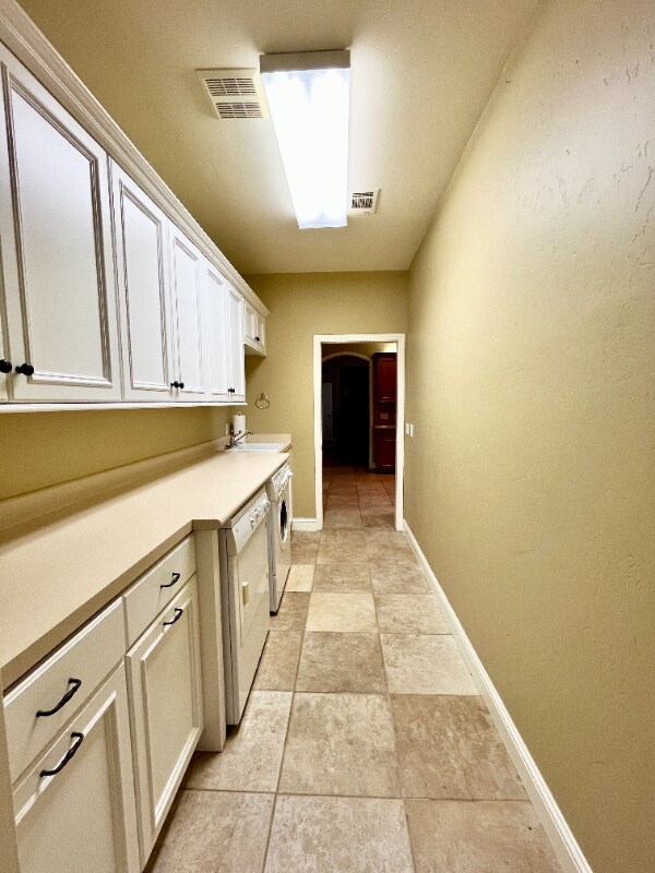 Building Photo - 4709 W Harold Ave