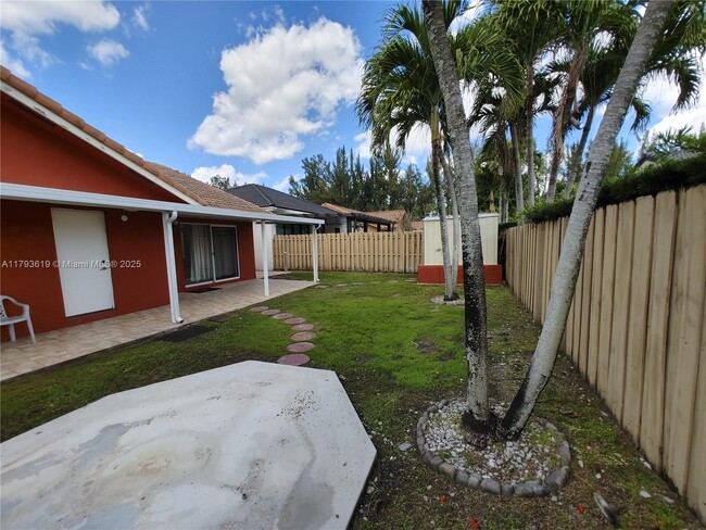 Building Photo - 1137 NW 128th Pl