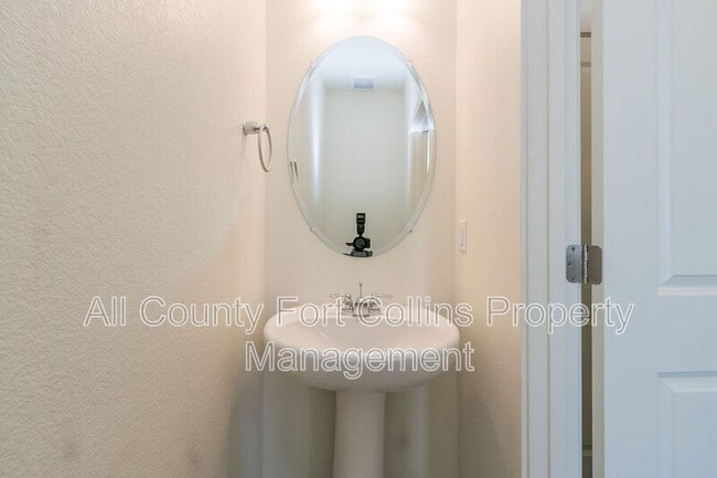 Building Photo - 1758 Knobby Pne Dr