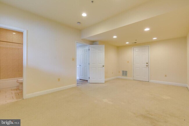 Building Photo - 2026 N Culpeper St