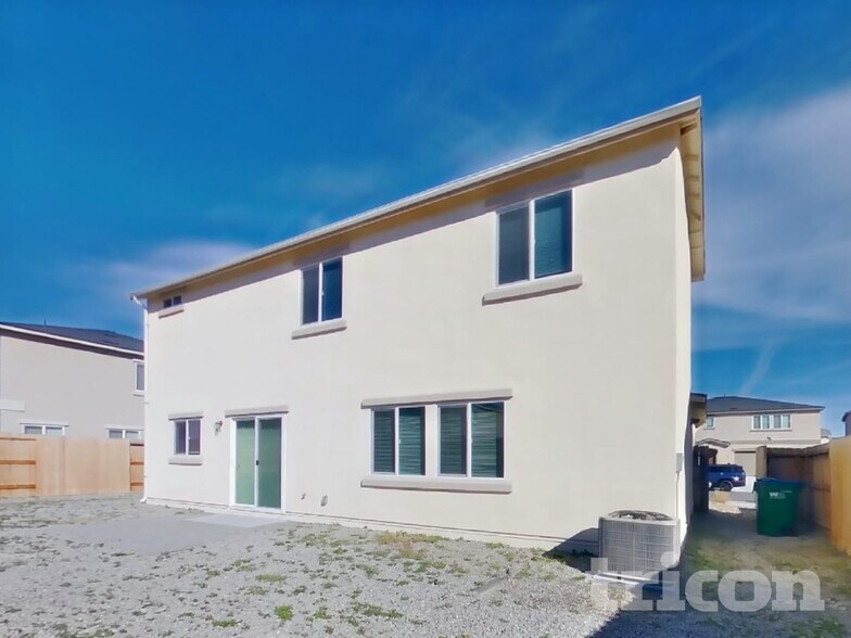 Building Photo - 8948 Elk Ravine Dr