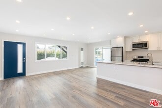 Building Photo - 3872 Bentley Ave