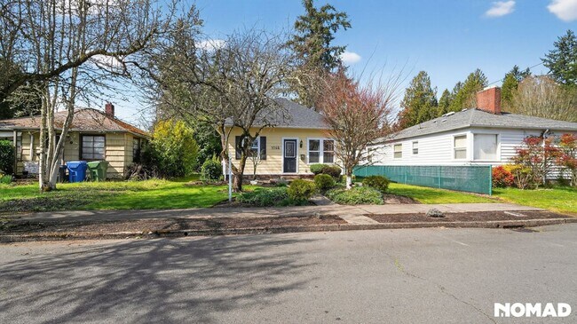 Building Photo - Charming 2BR House in Engelwood