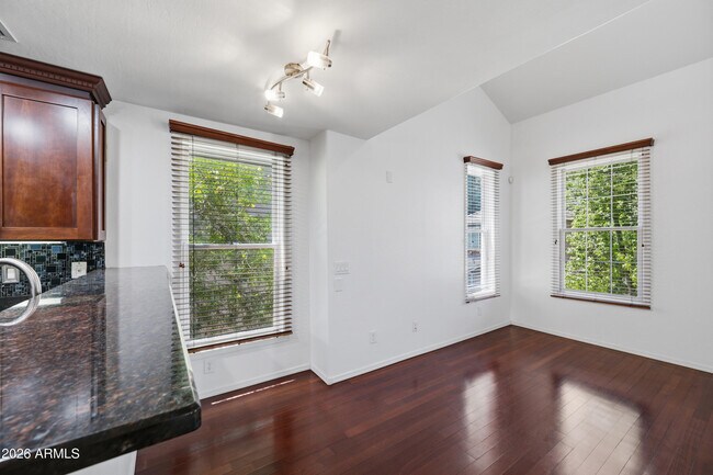 Building Photo - 5724 S 21st Pl