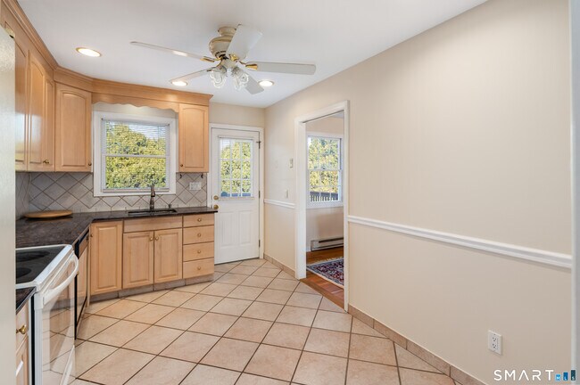 Building Photo - 48 Lanell Dr