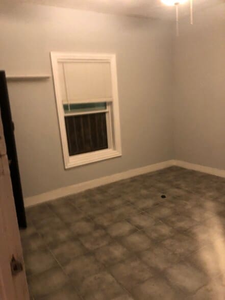 Building Photo - 450 Bryan Ave