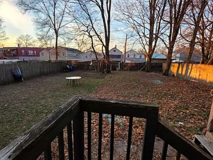 Building Photo - 171 Frank St