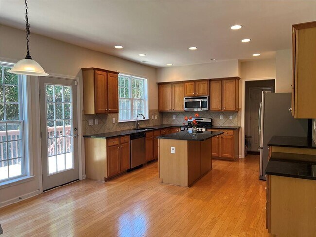 Building Photo - 610 Cricklewood Dr