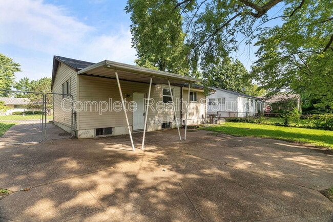 Building Photo - 10720 Spring Garden Dr