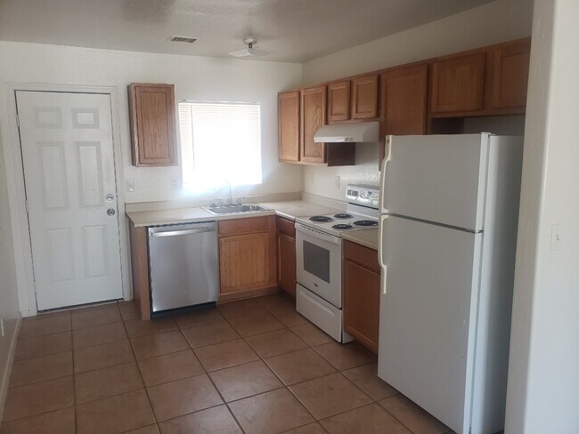 Building Photo - N Sunshine Blvd