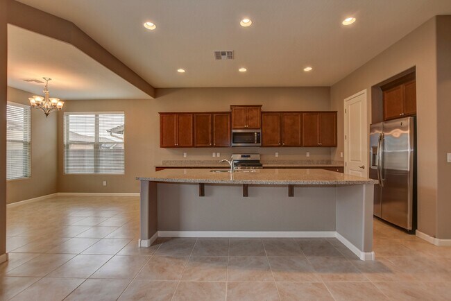 Building Photo - Beautiful custom home in The Dells!