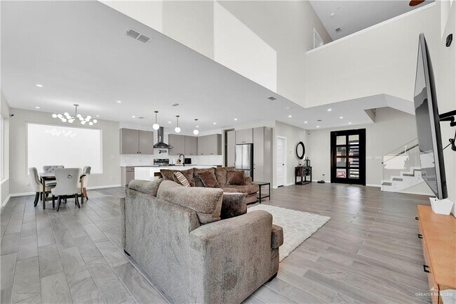 Building Photo - 1420 Providence Ave