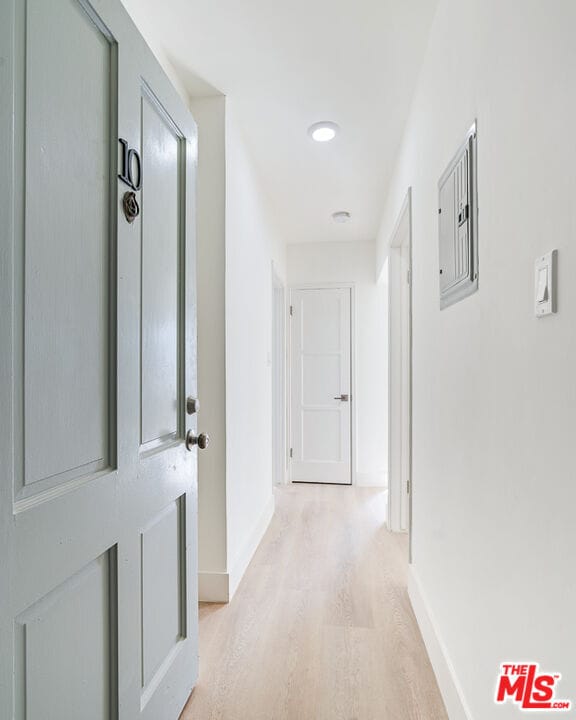 Building Photo - 9216 Alden Dr