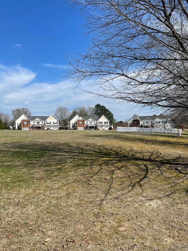 Building Photo - 1201 Rustads Cir