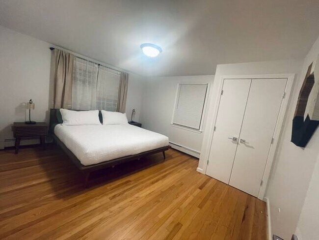 Building Photo - 76 Treat Ave