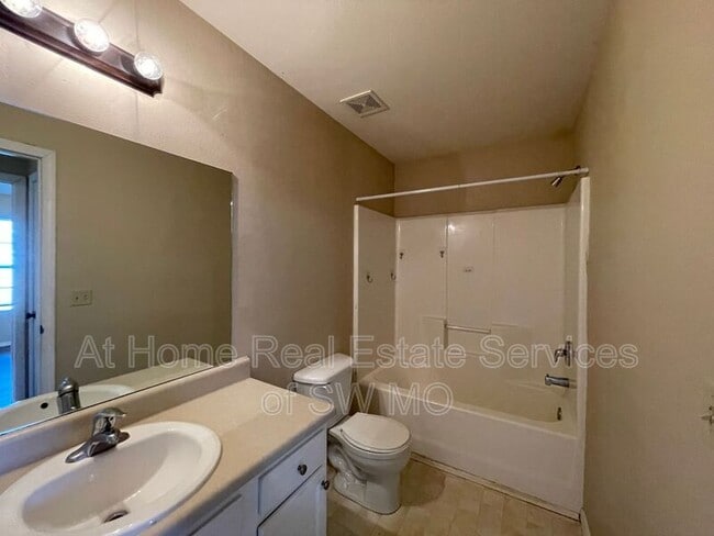 Building Photo - 1115 S Clifton