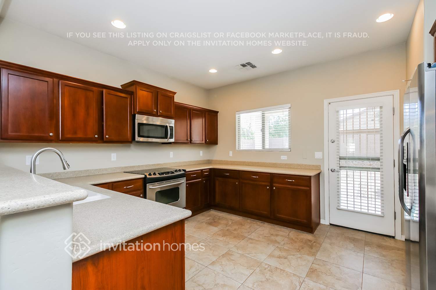 Building Photo - 4823 S Grenoble