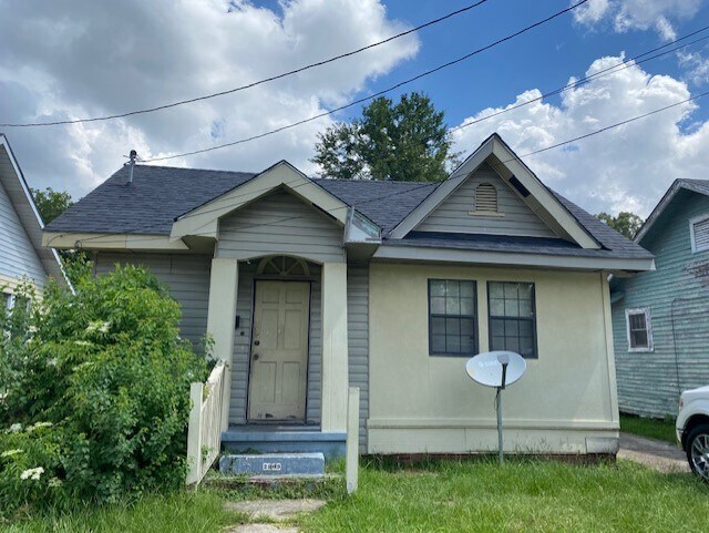 Primary Photo - 2909 Laurel St