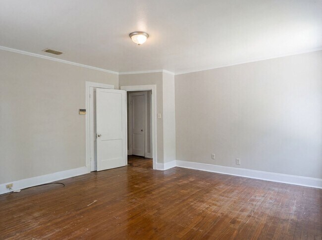 Building Photo - Shreveport - 3 Bed 1 Bath - Near LSU Med Ctr - Fresh Paint