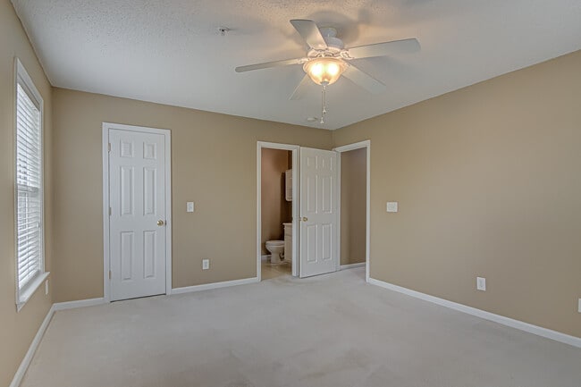 Building Photo - 6113 Hedgecock Cir