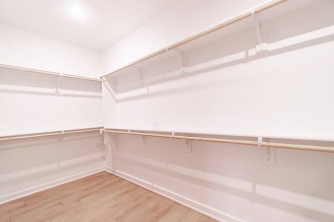Building Photo - 453 W Gosling Isle