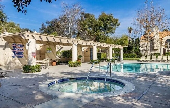 Building Photo - COMPLETELY REMODELED 3 Beds+2.5 Baths 2-st...